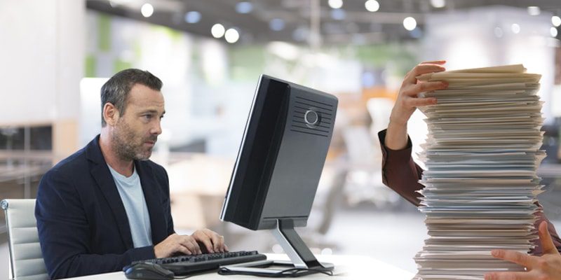 Top-5-Factors-to-Consider-before-Outsourcing-Bulk-Data-Entry